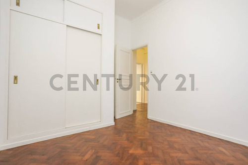 Venta Departamento 3 Ambientes En Destacada Zona De Palermo A 1 Cuadra Del Shopping Alto Palermo.