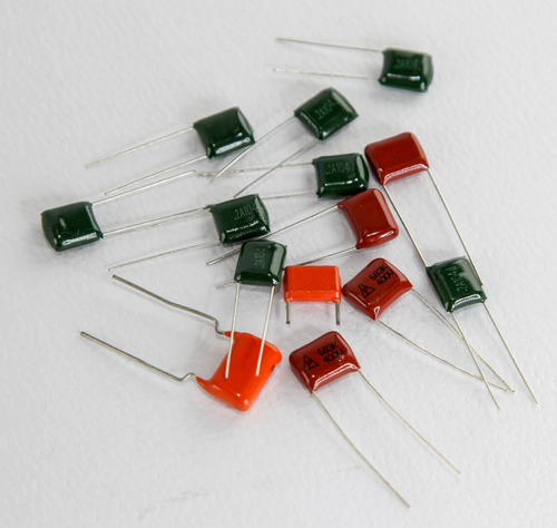 Capacitor Poliester 100nf 0.1mf 0.1uf X 100v Tv X 10u Htec
