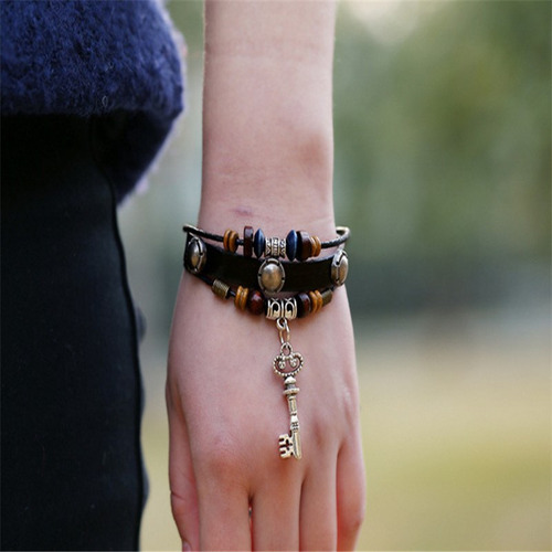 Pulsera De Cuero Con Llave Y Cuentas