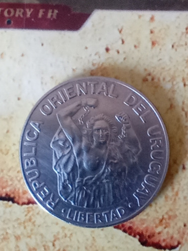 Moneda 200 $ Uruguayos 1989 // Belgrano