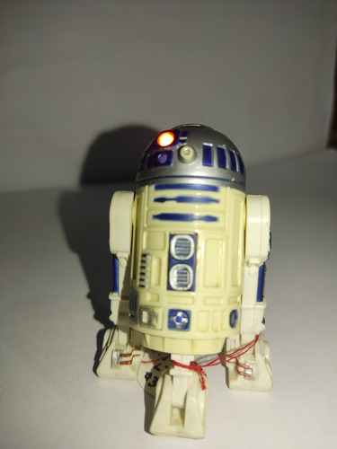 Star Wars Figura Coleccionable De R2-d2 Con Sonido Y Luz. (Usado)