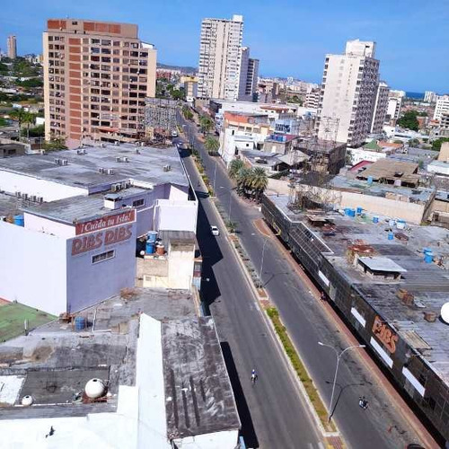 Edificio Ideal Para Hotel, Clínica U Oficinas En Porlamar