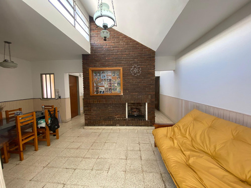 Casa+ Galpón En Venta Sobre Sgto Cabral Sjn