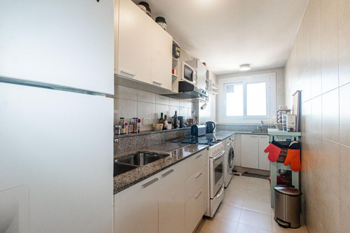 Hermoso 2 Amb. Piso Alto. Increíble Vista. Reciclado A Nuevo. Virrey Arredondo 2500