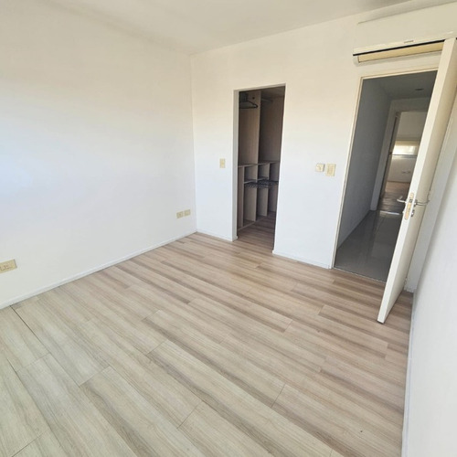 Piso En Venta En San Martín Con 2 Cocheras Cubiertas