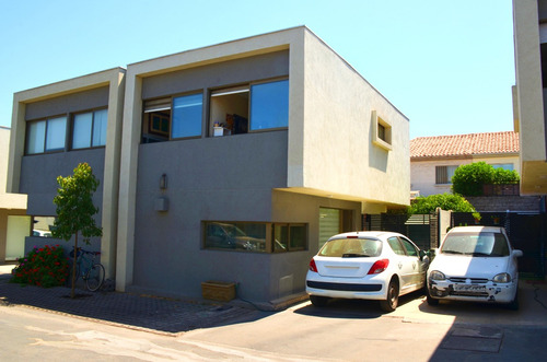 Imagen 2 de 30 de Casa Estilo Mediterranea Barrio Residencial La Florida