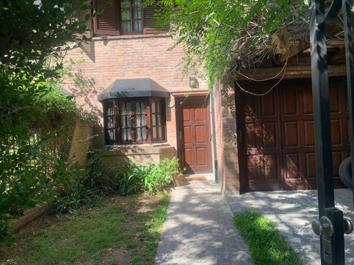 Imagen 3 de 13 de Excelente Casa Tipo Duplex En Venta En Adrogue