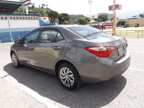 Imagen 5 de 10 de Toyota Corolla .