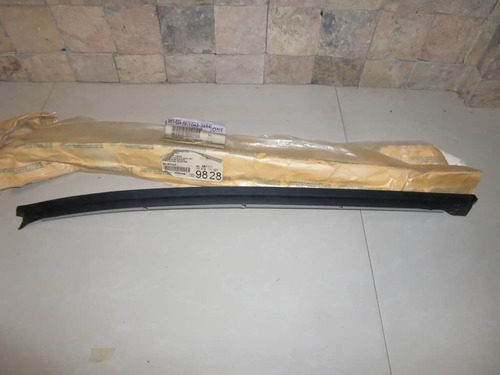 Moldura Sup Vidrio Puerta Trasera Izquierda Impala 00-05 Gm