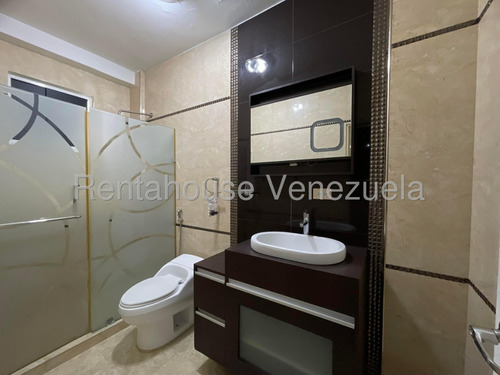 Apartamento En Venta Amplio Y Lujoso Posee Planta Electrica Parcial Pozo De Agua 2 Ptos Estacionamiento San Jacinto 25-10150 Miriam