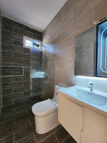 Vendo Exclusivo Y Elegante Complejo De Villas Y Townhouses En Juan Dolio A 3 Minutos De La Playa Hemingway, República Dominicana