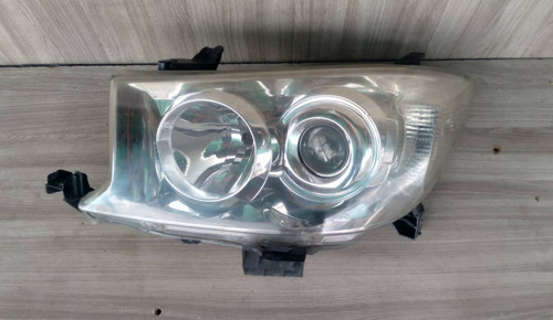 Faro Izquierdo De Toyota Fortuner Usado Original 