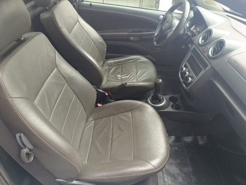 Volkswagen Saveiro 1.6 Cab. Simples Total Flex 2p