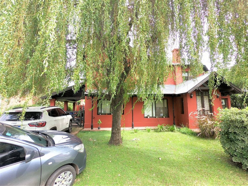 Casa En Barrio Cerrado Acacias Blancas. Lote 20x31 200m2 Cub En Terreno De Mas De 600m2 C/pileta10x4