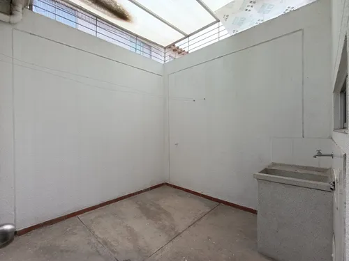 Casa En Arriendo En Prados Del Este. Cod A30500