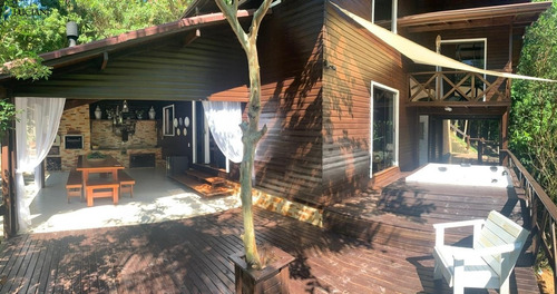 Imagem 2 de 24 de Belíssima Chácara Alto Padrão Com 03 Dormitórios Em Tijucas! - Ch00005 - 70008434