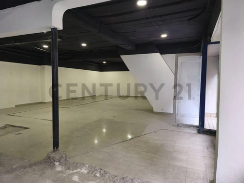 Arriendo Gran Local En Centro Cívico Santiago Centro