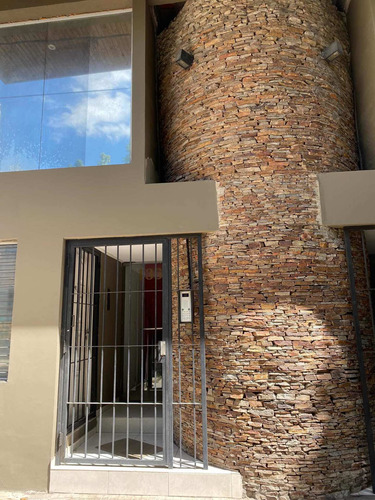 Imagen 18 de 18 de Duplex Por Ascensor En Venta Calle 10 Y 60 Al Frente