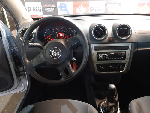 Imagem 13 de 14 de Volkswagen Voyage Trendline 1.6 Prata 2015