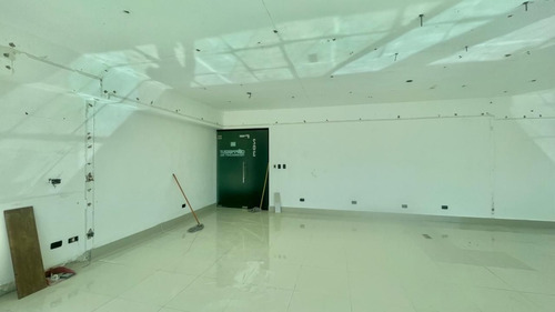 Local Comercial U Oficina En Venta En Mirador Sur Santo Domingo D.n.
