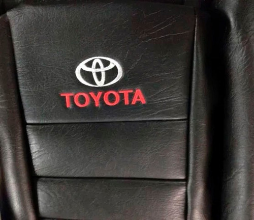Imagen 3 de 5 de Funda Cubre Asiento Cuerina Hilux Doble Cabi. 2016 17 18 19