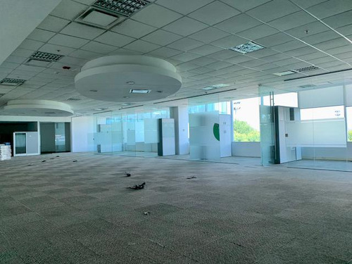 Oficina En Olivos Centro Empresarial Urbana