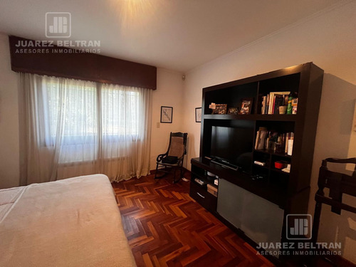 Venta - Casa De 3 Dormitorios Con Cochera Y Pileta - Guayaquil 1010 - Villa Allende
