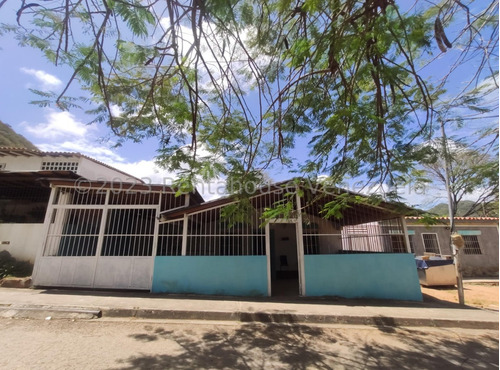 Casa De 3 Habitaciones, Ubicada En El Valle Del Espiritu Santo En La Isla De Margarita