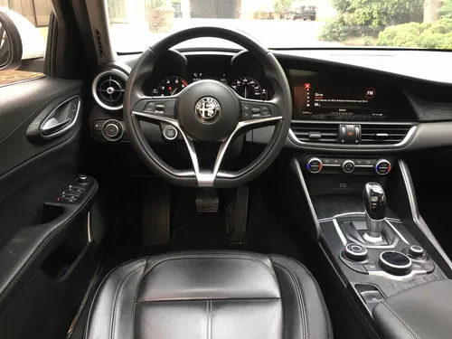Alfa Romeo Giulia 2.0 Ti At