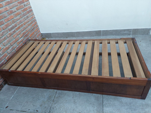 Cama De Madera De Una Plaza