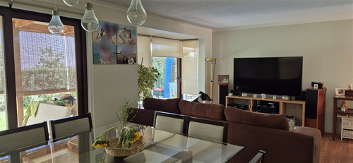 Casa En Venta De 3 Dorm. En La Florida