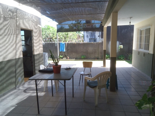 Imagen 7 de 12 de Casa De 3 Amb + Depto 2 Amb C/ Fondo Libre. Lote 10x30 Mts