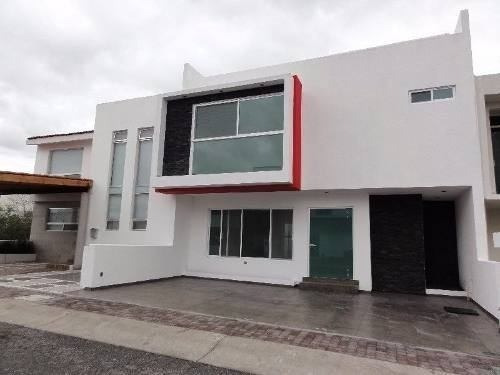 Hermosa Residencia En Venta En El Mirador Con Acabados De Lu