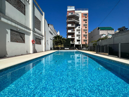 Hermoso 3 Ambientes Con Doble Balcon Y Cochera En Caballito!