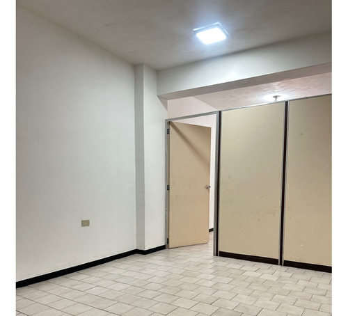 En Venta Edificio Comercial En El Corazón De Guarenas. Kn