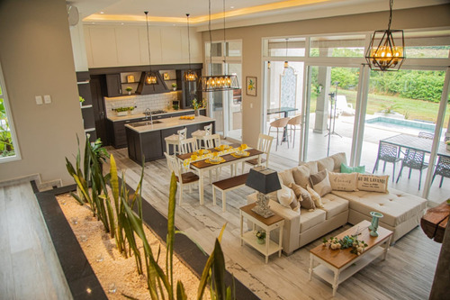 Vendo Casa Amoblada Con Piscina En El Barrio Cerrado Aguavista: 4 Habitaciones Y 5 Baños