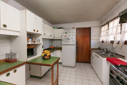 Peñaflor / Parcela De 5.200 M2. Casa 187 M2.
