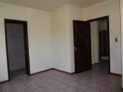 Casa Em Partenon Com 3 Dormitórios - Pj2703