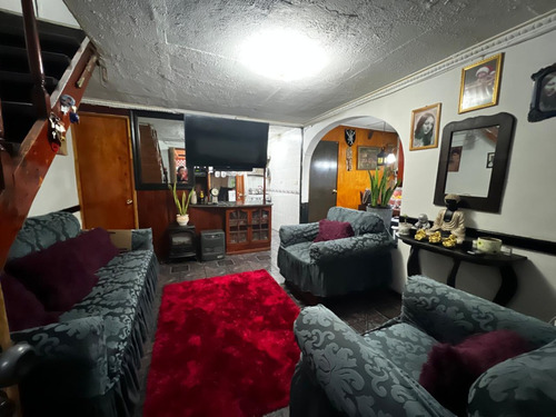 Casa Muy Linda En Comuna De La Granja Aceptamos Subsidio