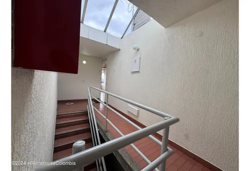 Apartamento En Modelia Occidental Rah Co: 25-142