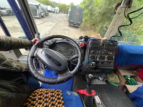 Iveco Tector 240e25s Com Baú Para 22 Paletes