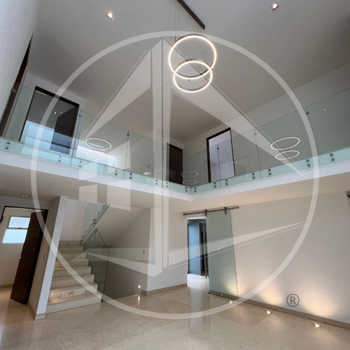 Espectacular Residencia De Lujo En Venta En Prado Largo 3 Habitaciones, 4 Baños Y 450m2 De Construcción