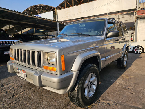 Jeep Cherokee Cherokee Sport 4x2 At