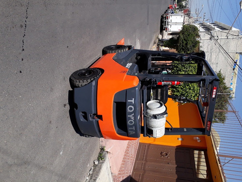 Imagen 10 de 11 de Montacargas Toyota 1800 Kg Año 2012,yale,cat,