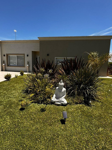Oportunidad! Comoda Casa En Venta! Construida En Una Planta! Canning! 3 Dormitorios, Piscina, Lavadero. Venta En San Felipe, Canning, Ezeiza.