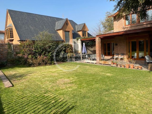 Casa En Venta De 6 Dorm. En Lo Barnechea