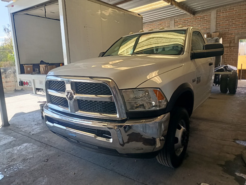 RAM 4000 5.7 Chasis Cabina Pl 4x2 Mt