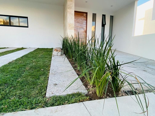 Imagen 3 de 27 de Casa En Venta Con Alberca Propia En Zibatá, Querétaro