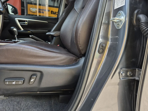 Toyota Fortuner 2.7L 4X2 At