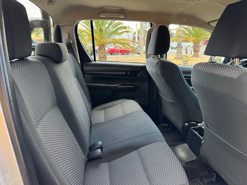 Toyota Hilux 2.7 Cabina Doble Sr Mt